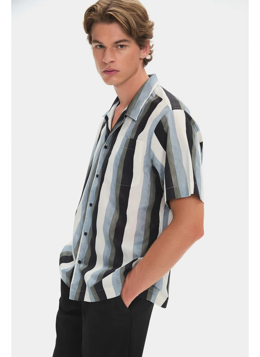 JUNE Exclusive Men's Short Sleeve Striped Shirt