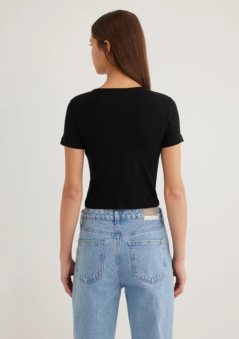 مافي تيشيرت أسود أساسي