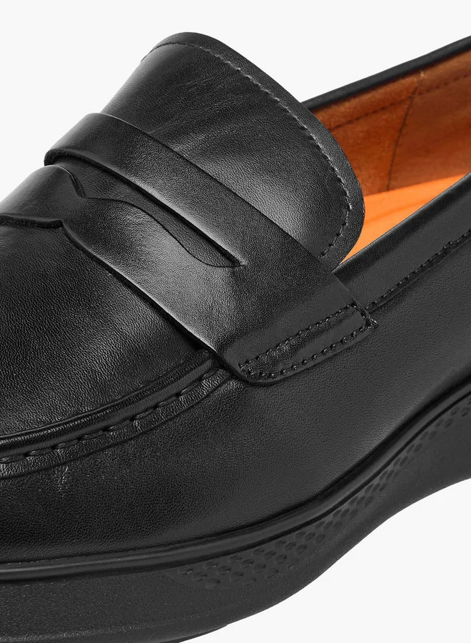 لو كونفورت Men Solid Slip-On Loafers