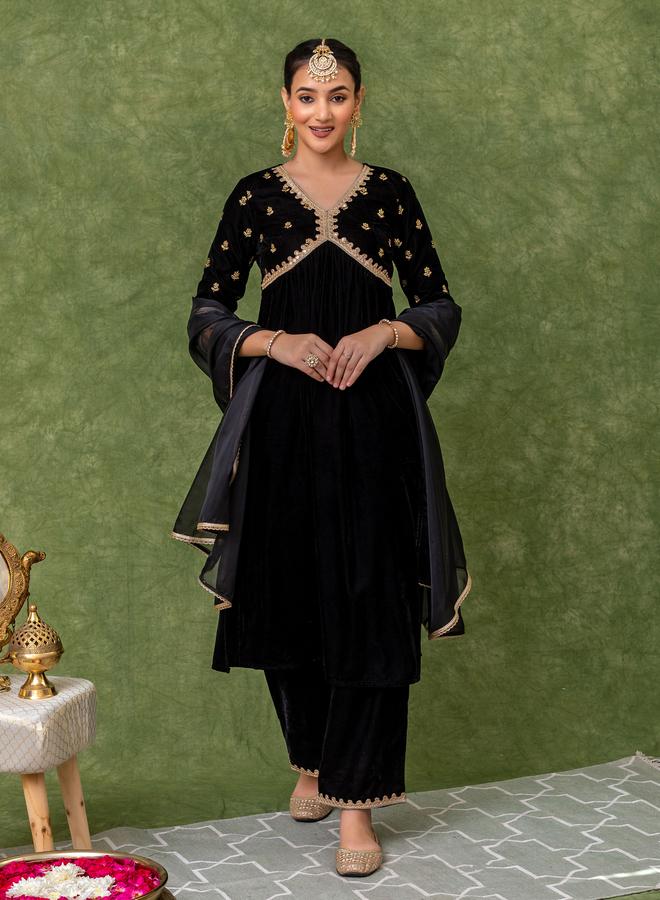 KASYA Black Velvet Embroidered Kurta with Pants and Dupatta Set - Image 2