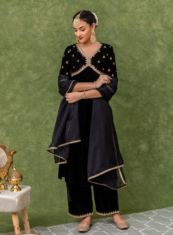 KASYA Black Velvet Embroidered Kurta with Pants and Dupatta Set - Image 4