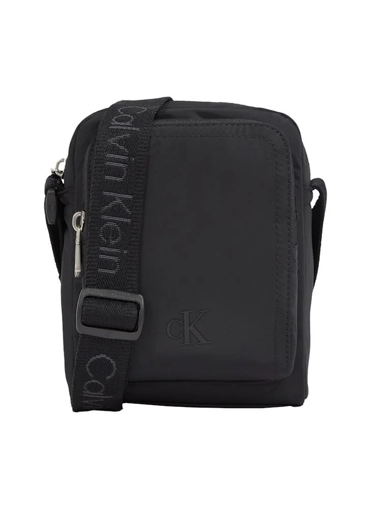 كالفن كلاين جينز Logo Front Pocket Zip Messenger Bag