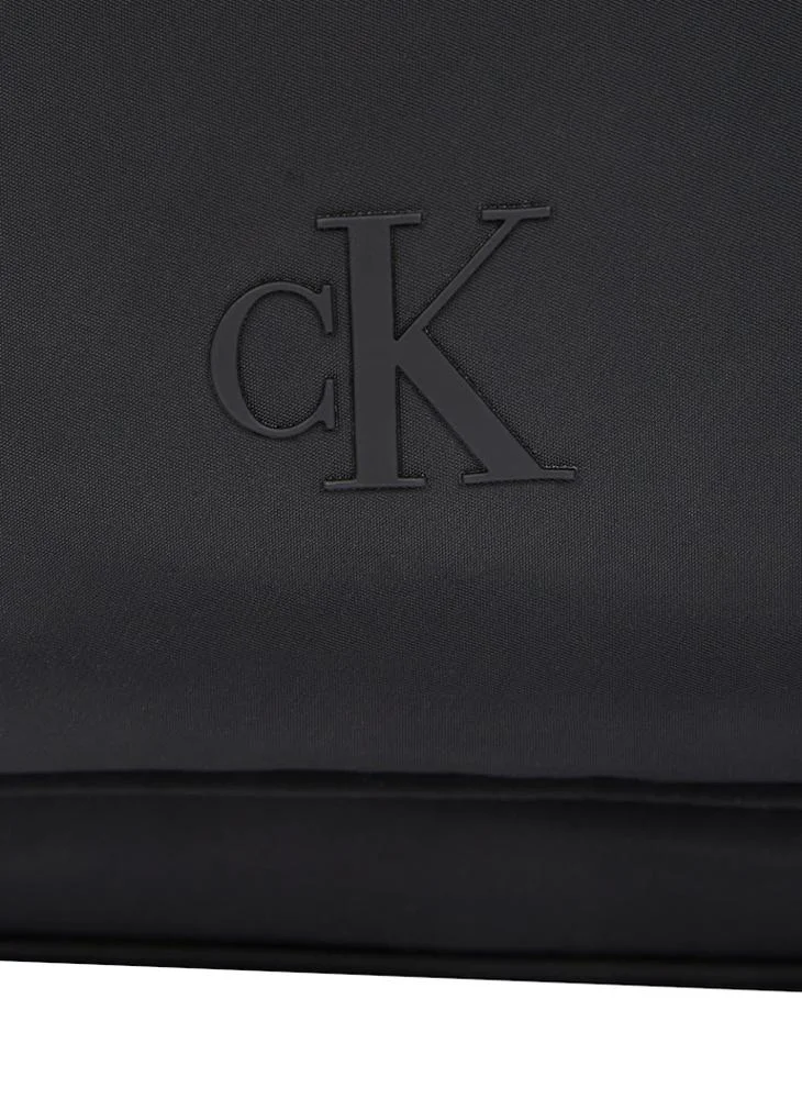كالفن كلاين جينز Logo Front Pocket Zip Messenger Bag