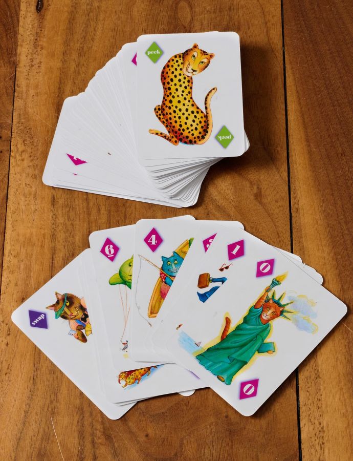 Gamewright Rat A Tat Cat Card Game - Image 4