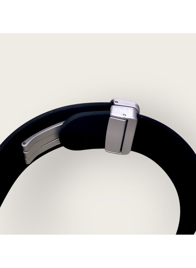 CARDIR Modern Carder watch with a rubber strap and a transparent dial with a modern design of Latin letters  - Image 5