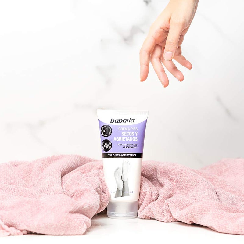 Babaria Dry Feet Cream - Absorbs Quickly to Instantly Soothe and Smooth - Deepest Hydrating Effect - Infused with Aloe Vera, Sweet Almond, and Shea Butter - Suitable for All Skin Types - 5.1 oz - Image 3
