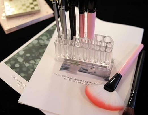 SHOPECOM حامل فرش المكياج الأكريليكي 26 فتحة من شوبكوم - حامل محدد العيون وحدود الشفاه ومنظم فرش المكياج - Image 5