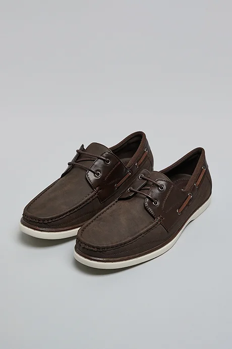 أر أند بي Textured Boat Shoes