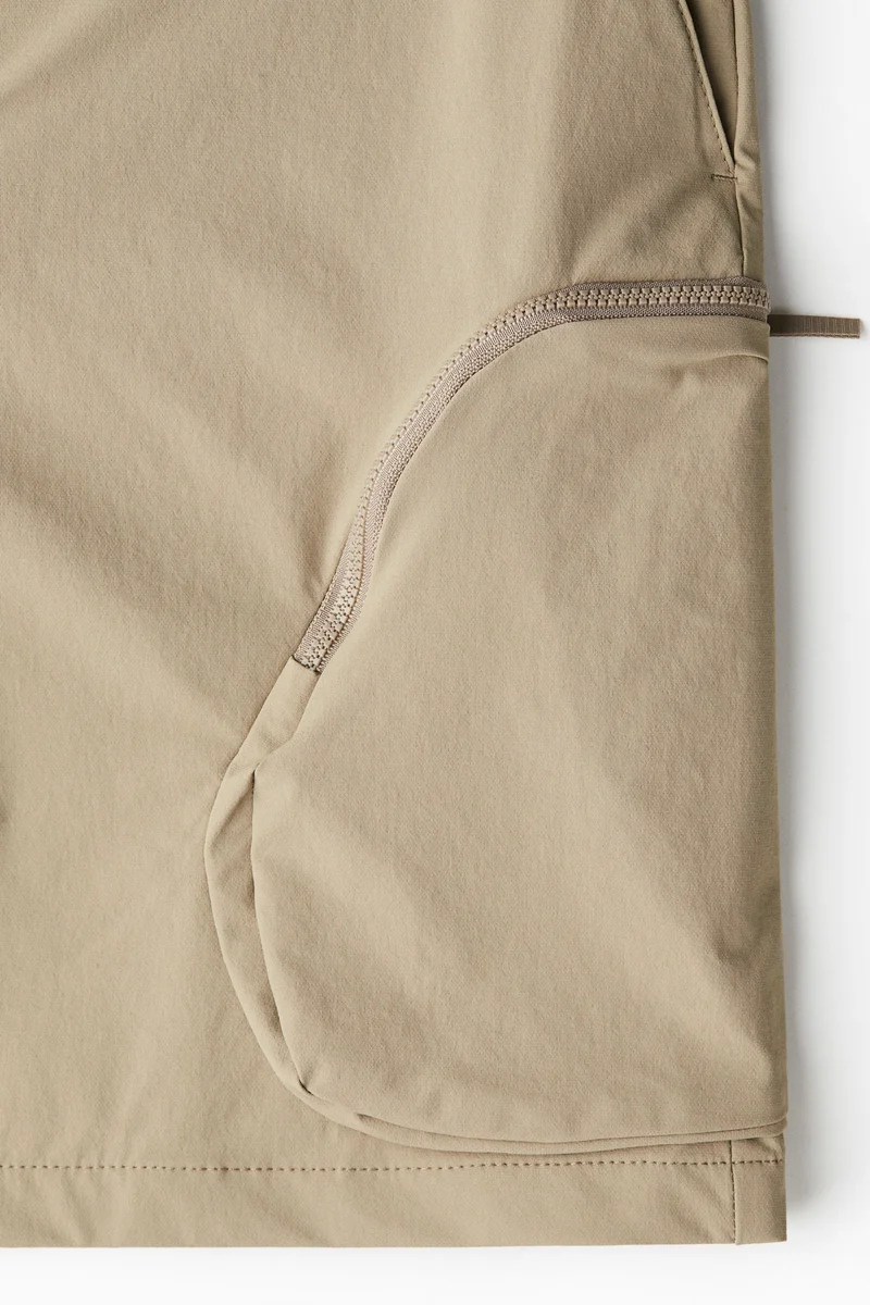 اتش اند ام Water-repellent outdoor shorts