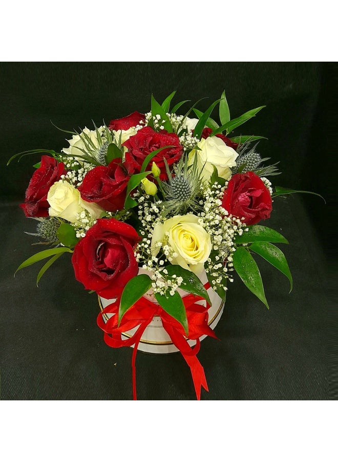 Carmel Flowers Red And White Roses Box - Image 2