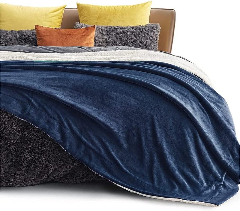 VAS COLLECTIONS Super Soft Reversible Sherpa Blanket for Single Bed (56×88 in / 142×224 cm) 1.8 kg, 570 GSM – Polyester Micromink and Sherpa Flannel, Heavy Winter Use, Solid Navy Blue - Image 3