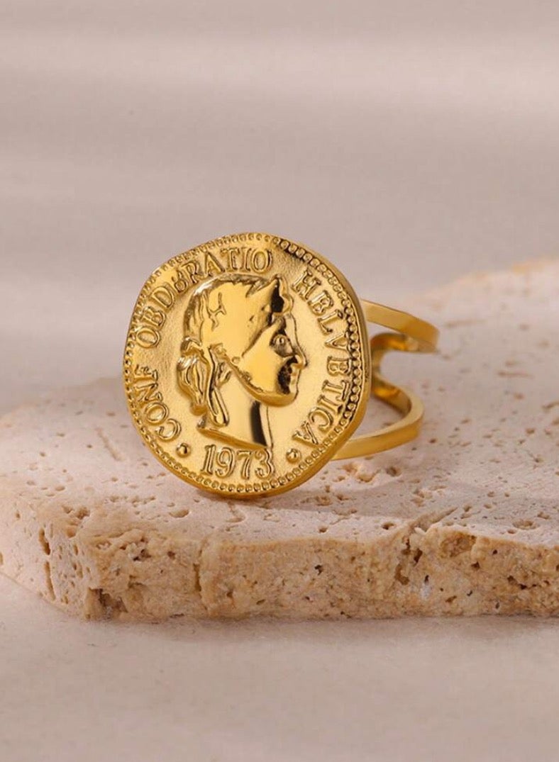 إيكوال خاتم نسائي من الاستانلس ستيل مطلي باللون الذهبي بمقاس موحد - Image 2