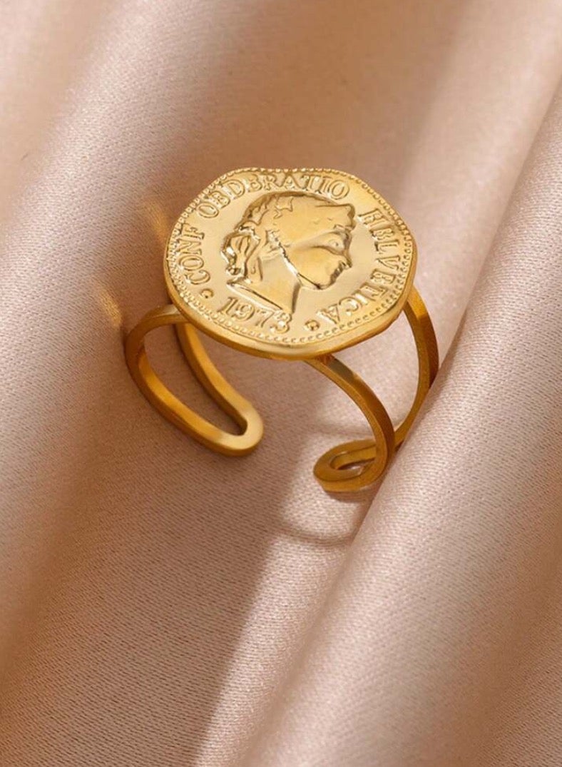 إيكوال خاتم نسائي من الاستانلس ستيل مطلي باللون الذهبي بمقاس موحد - Image 1