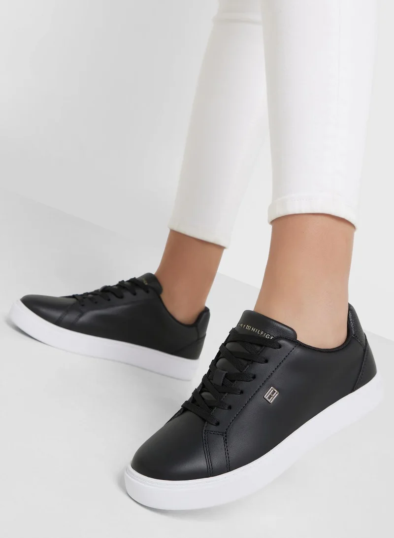 TOMMY HILFIGER Lace Up Low Top Sneaker