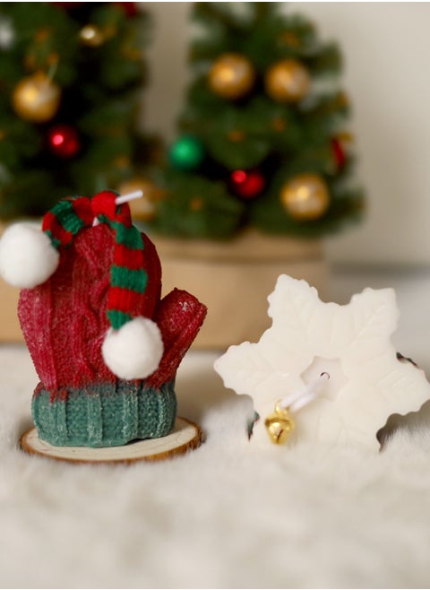 Christmas candle set with a greeting card.