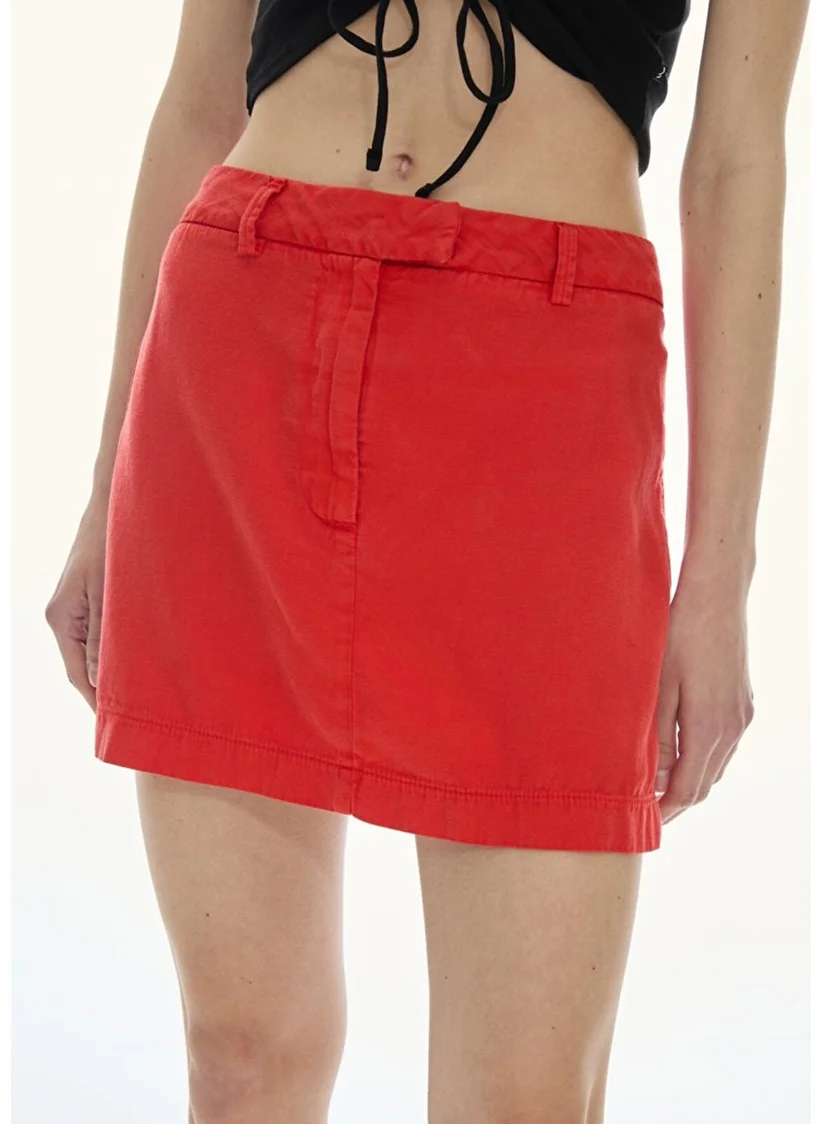 إل تي بي Red Skirt