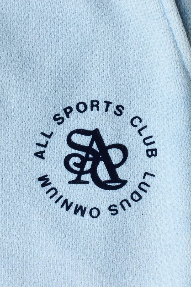 اتش اند ام شورت بقصّة مريحة