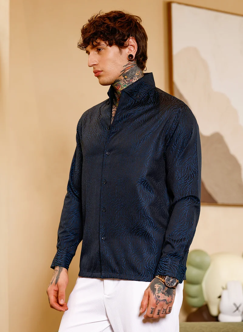Campus Sutra Campus Sutra Men Contrast-Streaks Jacquard Shirt | Button-Down One-Piece Collar Long Cuffed Sleeves | Button Closure Curved Hem | Abstract Jacquard | Woven Fabric For Casual & Party Wear | Navy Blue