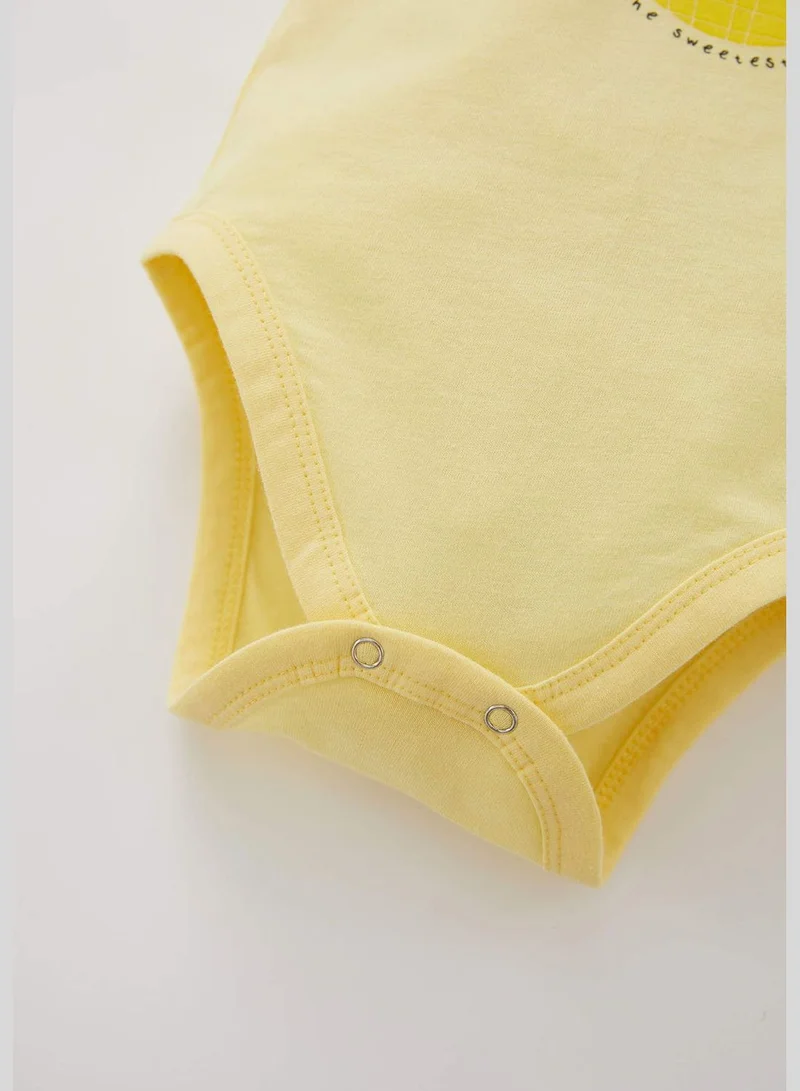 ديفاكتو Regular Fit Short Sleeve Pineaplle Print Boydusit & Thong Set