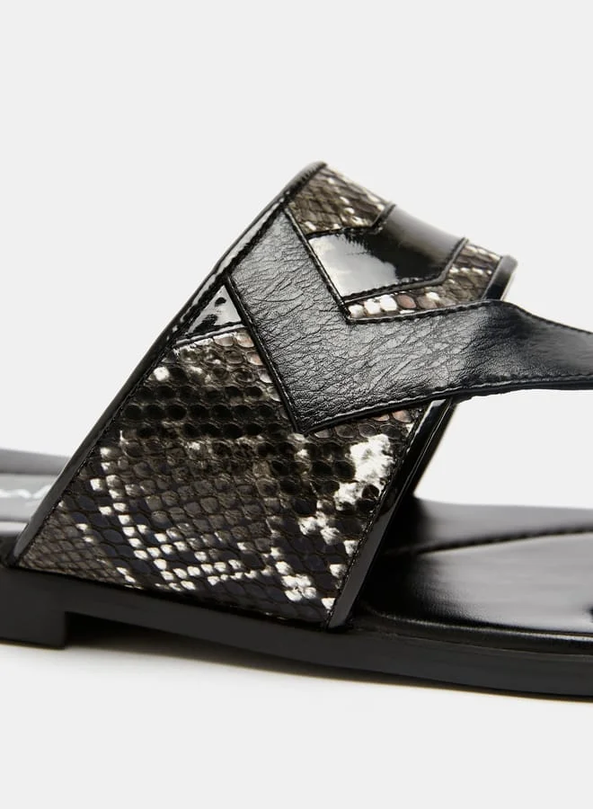 Al Waha Men Textured Slip-On Arabic Sandals