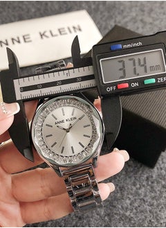 آن كلاين الأناقة المتطورة: ساعة Anne Klein الكوارتز للنساء  - Image 4