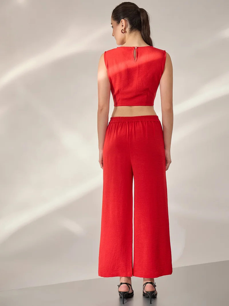بانيت طقم متناسق (Co-ord Set) بلوزة قصيرة (Crop Top) حمراء مع بنطلون