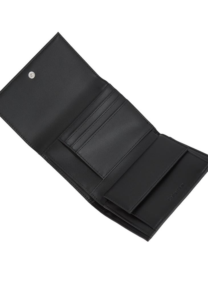 CALVIN KLEIN DAILY MEDIUM TRIFOLD WALLET  - Image 4