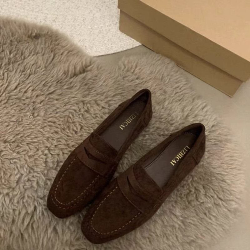 Women's Suede Loafers with Tassel, Slip-on Flat Shoes - Image 4