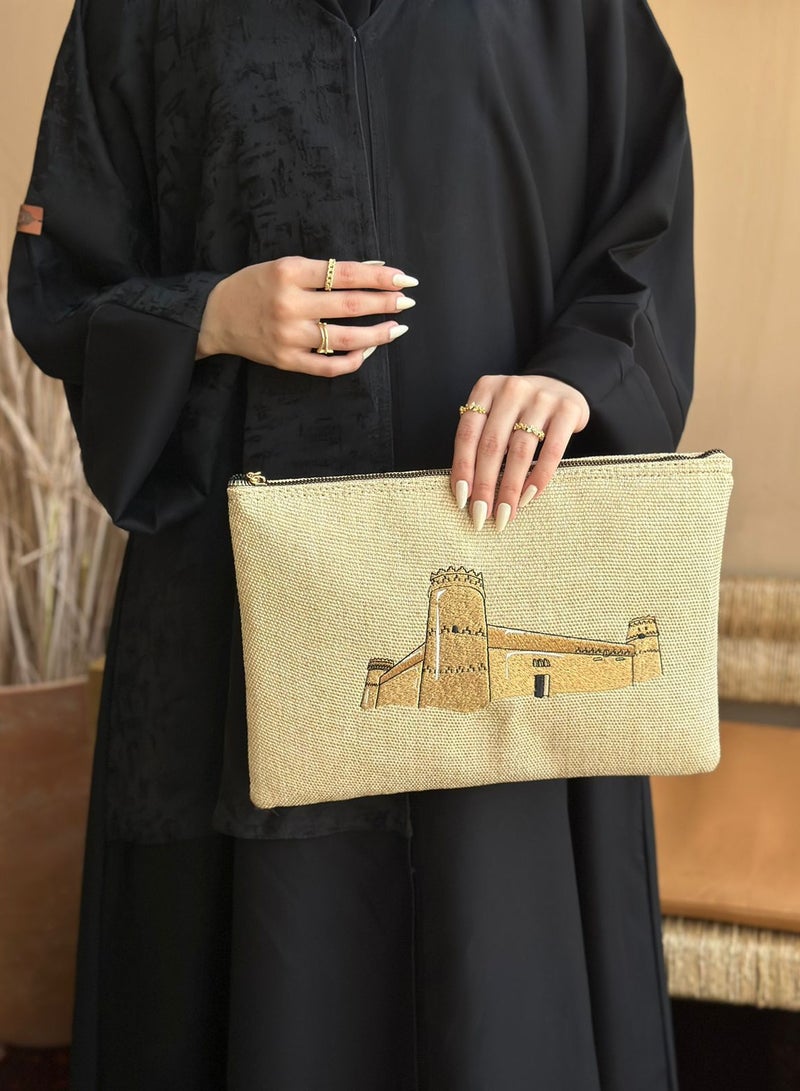 Qasr Al Masmak pouch is suitable for iPad and books, with an exclusive and luxurious design - Image 2