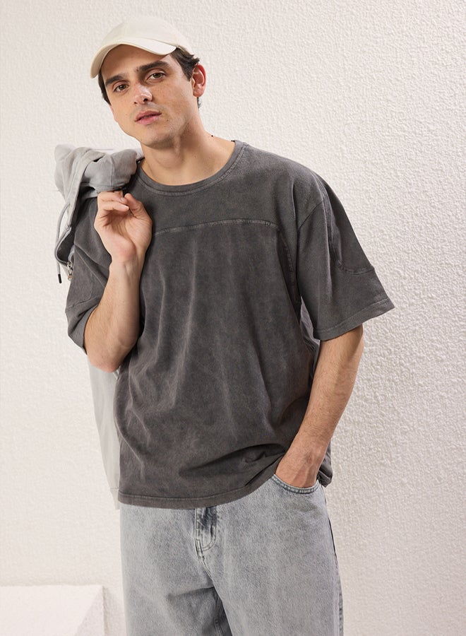 trendyol Anthracite Oversize/Wide Cut Tumbled/Slat Effect Fabric Mix Detail T-shirt - Image 2