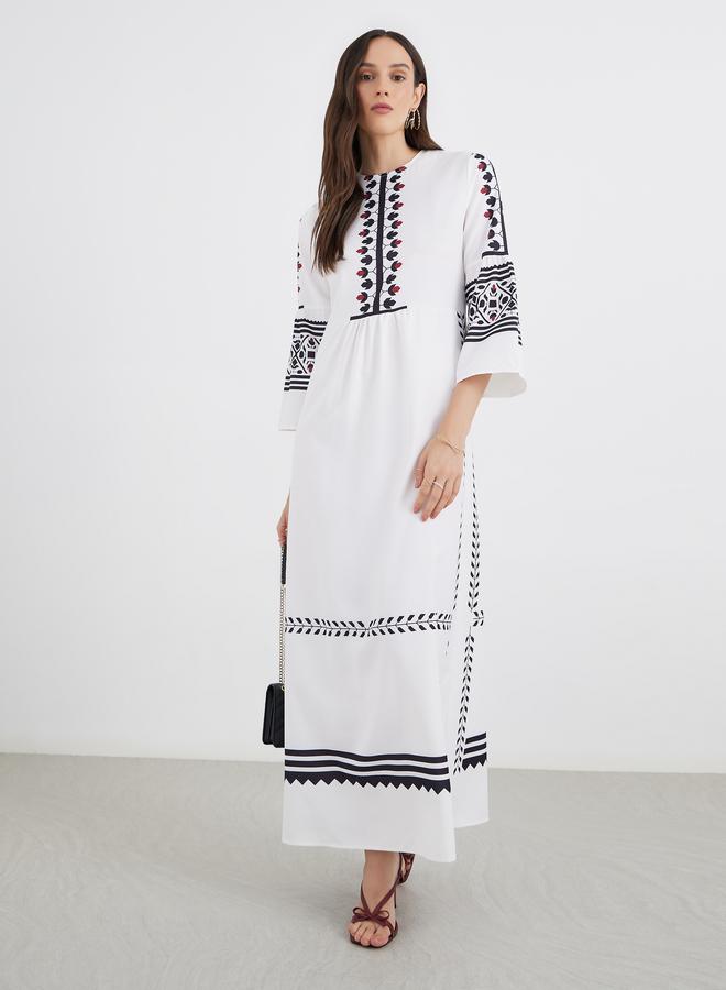 ستايلي فستان ماكسي بتصميم خطوط مطبوعة وأكمام ثلاثة أرباع - Image 2