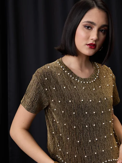 جلو باص بلوزة نسائية قصيرة ذهبية بياقة مستديرة مزينة باللؤلؤ ومصنوعة من خيوط اللوركس للحفلات