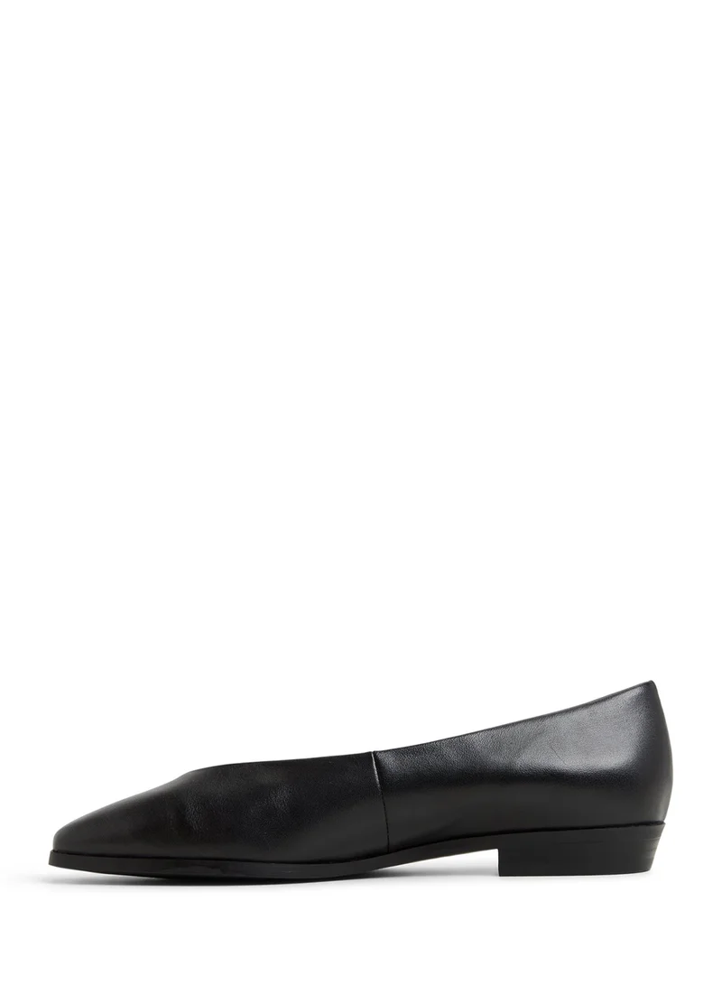 الدو Pointed Toe Pumps
