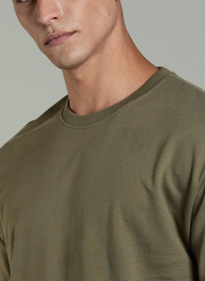 OUTLAWS Olive Solid Round Neck Regular Fit T-shirt for Men - Image 2