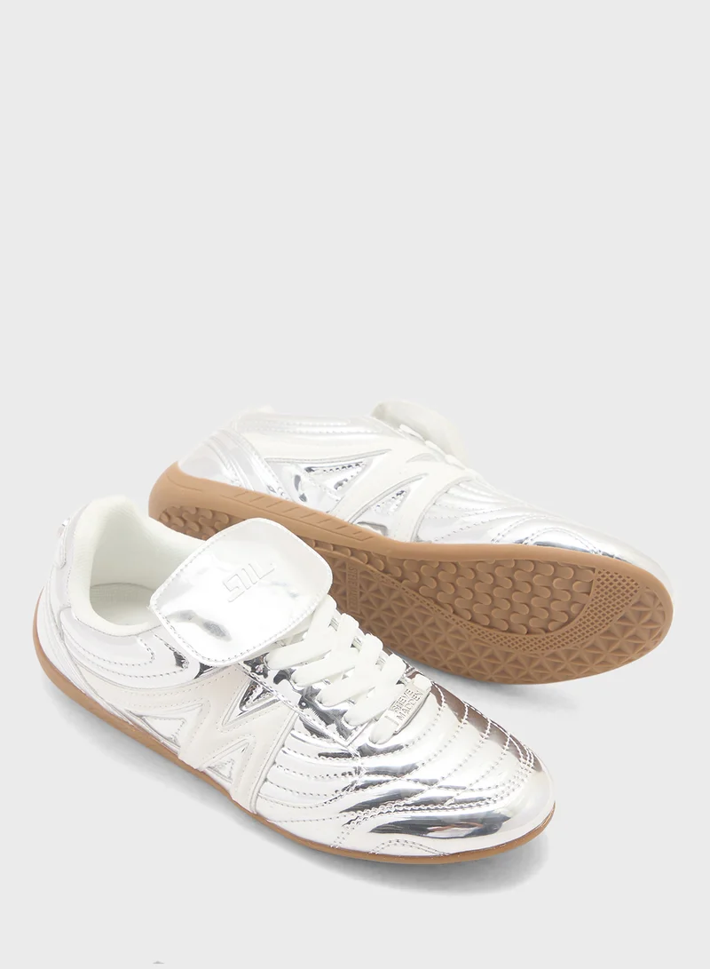 STEVE MADDEN Freekick Logo Lace Up Low Top Sneakers