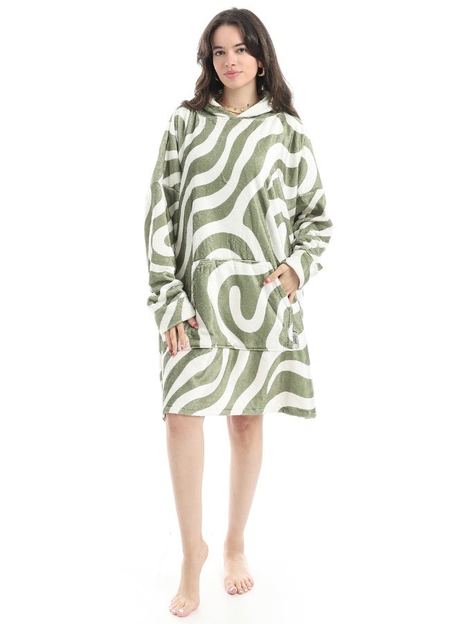 سنوز، دفاية قابله للارتداء سنوز أوفر سايز مع غطاء للرأس، تصميم دارك جرين ويفز - Image 2