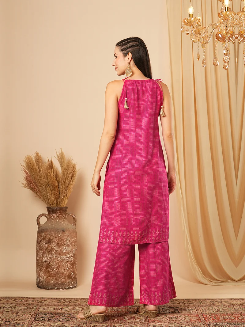 globus Women Printed Keyhole Neck Thread Work Straight Kurta With Trousers