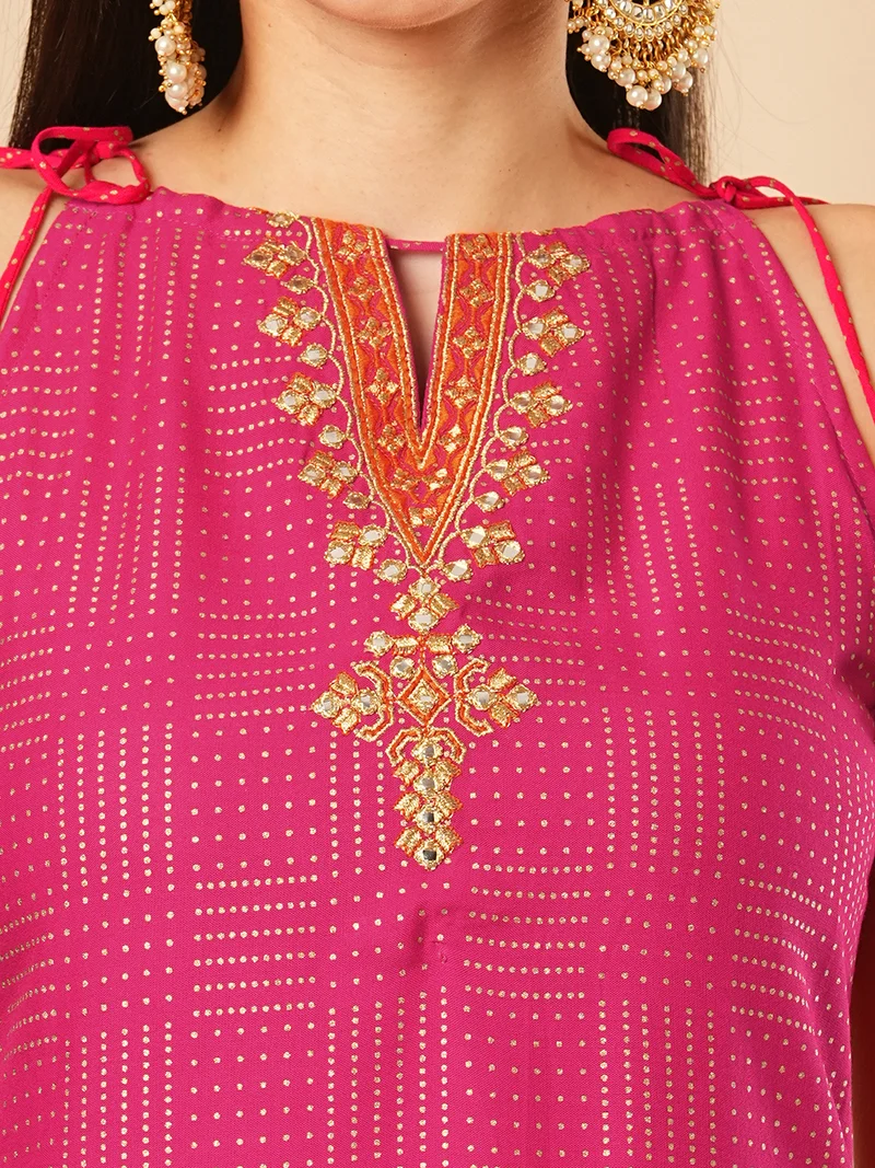 globus Women Printed Keyhole Neck Thread Work Straight Kurta With Trousers