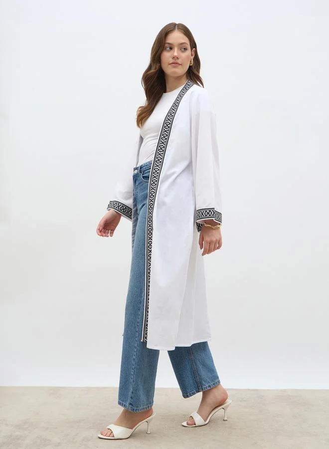 Styli Styli Regular Fit Embroidered Edge Midi Kimono