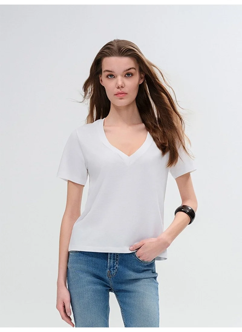ال تي بي White T-Shirt