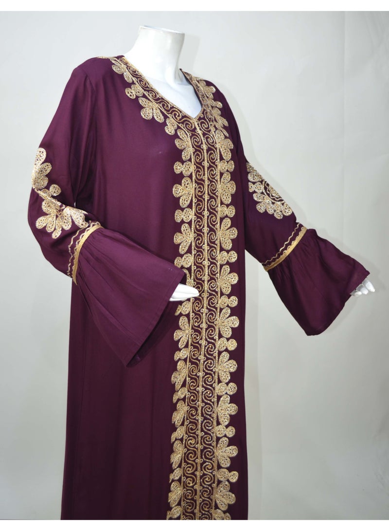 زينة جلابية نسائية بياقة على شكل V وتطريز ذهبي فاخر - بنفسجي ملكي - Image 2