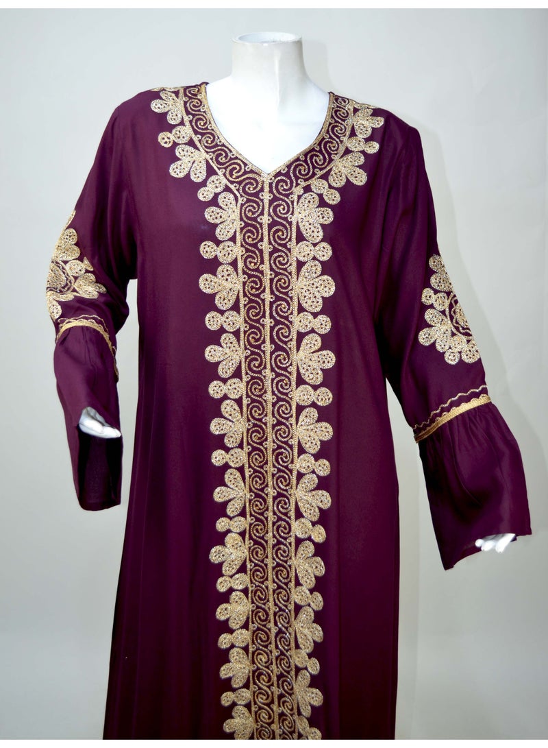 زينة جلابية نسائية بياقة على شكل V وتطريز ذهبي فاخر - بنفسجي ملكي - Image 4