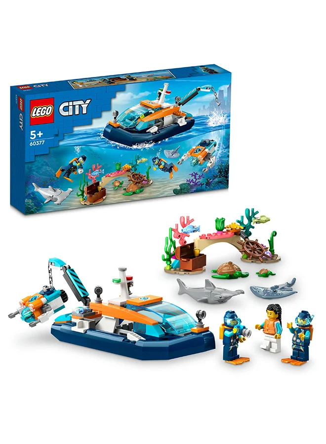 ليغو City Explorer Diving Boat 60377 Building Toy Set; Ocean Playset for Ages 5+; Includes a Coral Reef Setting, Mini-Submarine, 3 Minifigures and Manta Ray, Shark, Crab, 2 Fish and 2 Turtle Figures (182 Pieces)