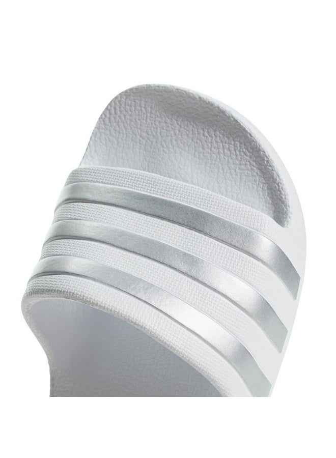 adidas أديداس أدليت أكوا كيه يو أبيض صنادل/شباشب رياضية للأطفال - Image 5