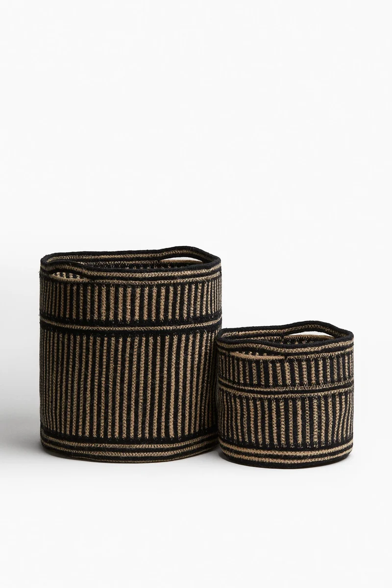 اتش اند ام سلة صغيرة بتصميم منقوش