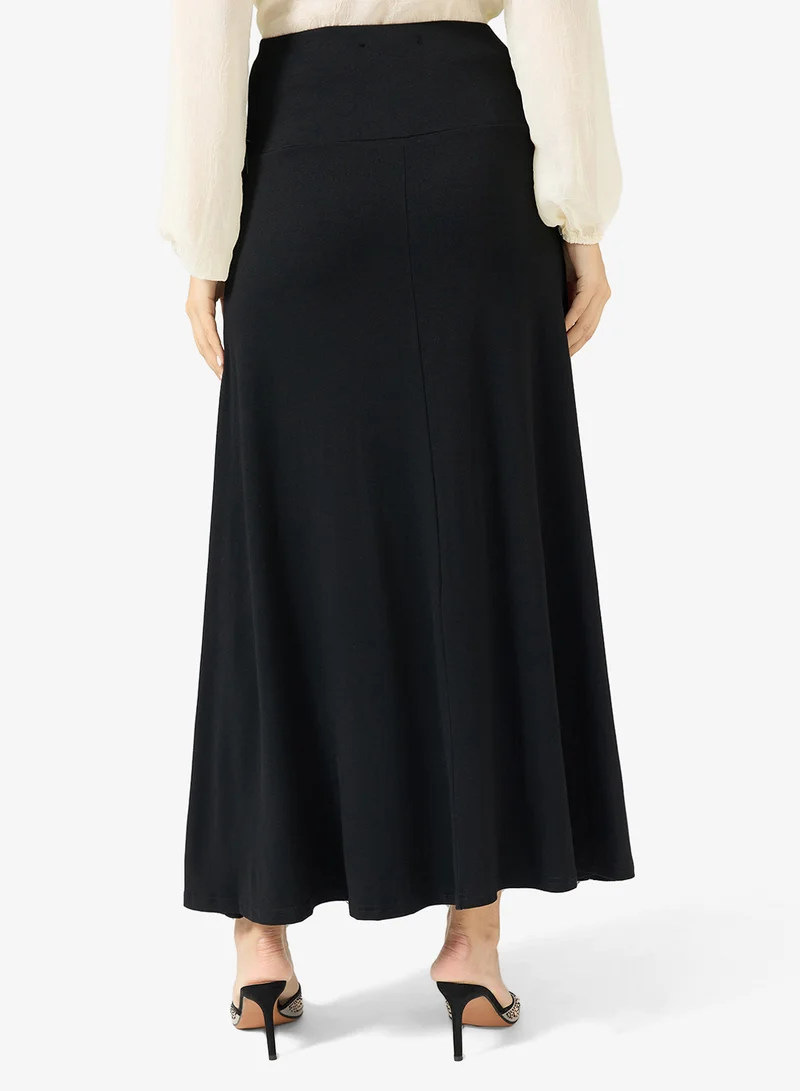 خزانة تنورة بقصة مائلة