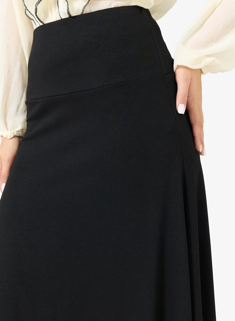 خزانة تنورة بقصة مائلة