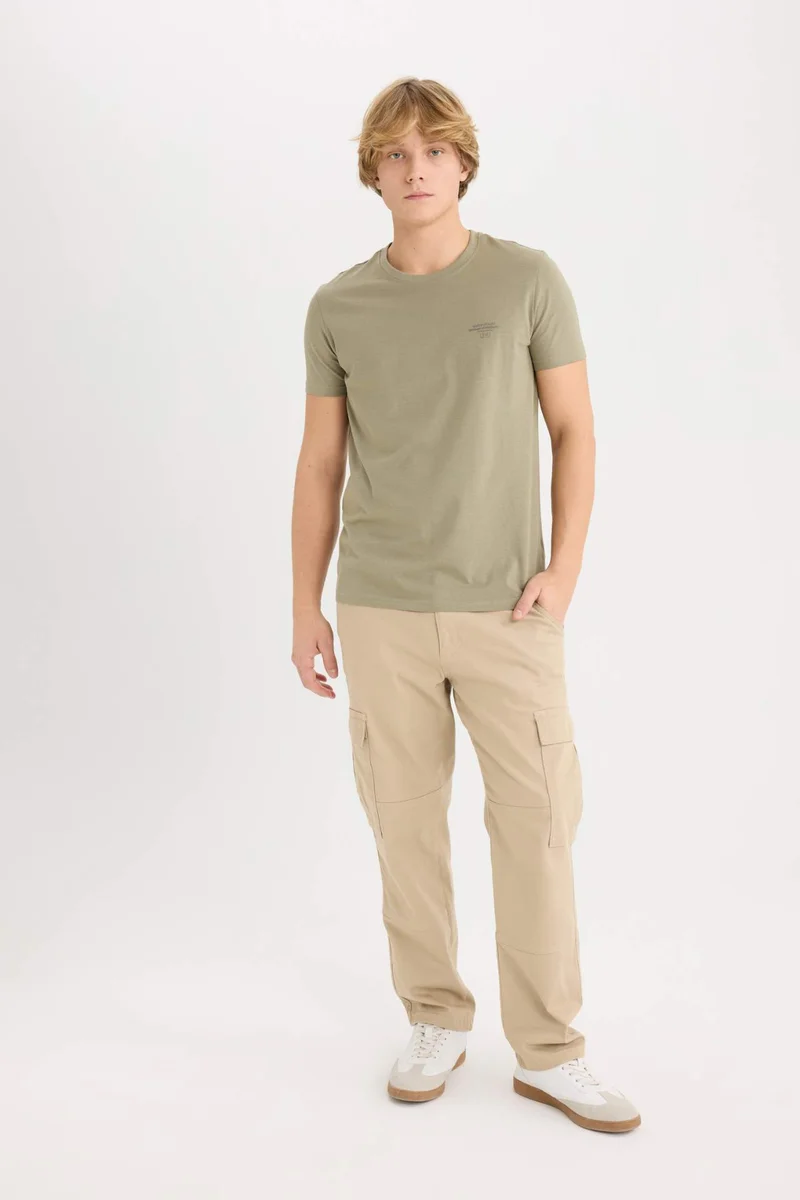 ديفاكتو Slim Fit Crew Neck Printed Short Sleeve T-Shirt
