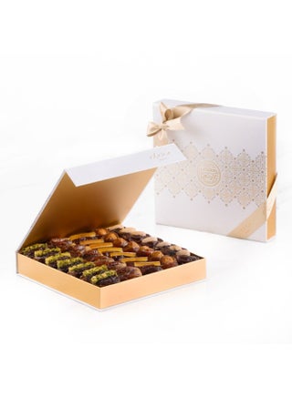 Ramadan Sadaf Gift Set Medium Premium Filled Dates & Dubai Chocolate Bar – Pistachio Kunafa Bundle - view 2