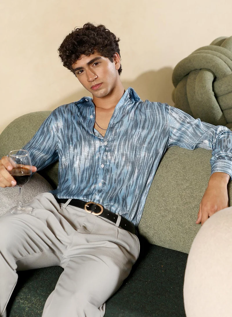 كامبوس سوترا قميص رجالي بطبعة تجريدية متباينة بياقة ممتدة وأكمام طويلة بأزرار وحافة منحنية